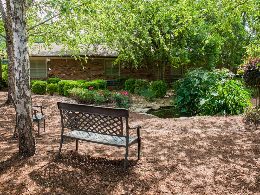 Outdoor sitting area and bench - Willingway Addiction Treatment Experts - Georgia drug and alcohol rehab center